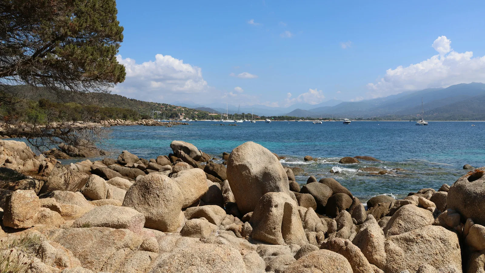 visuel principal sur Saint florent ile rousse bateau