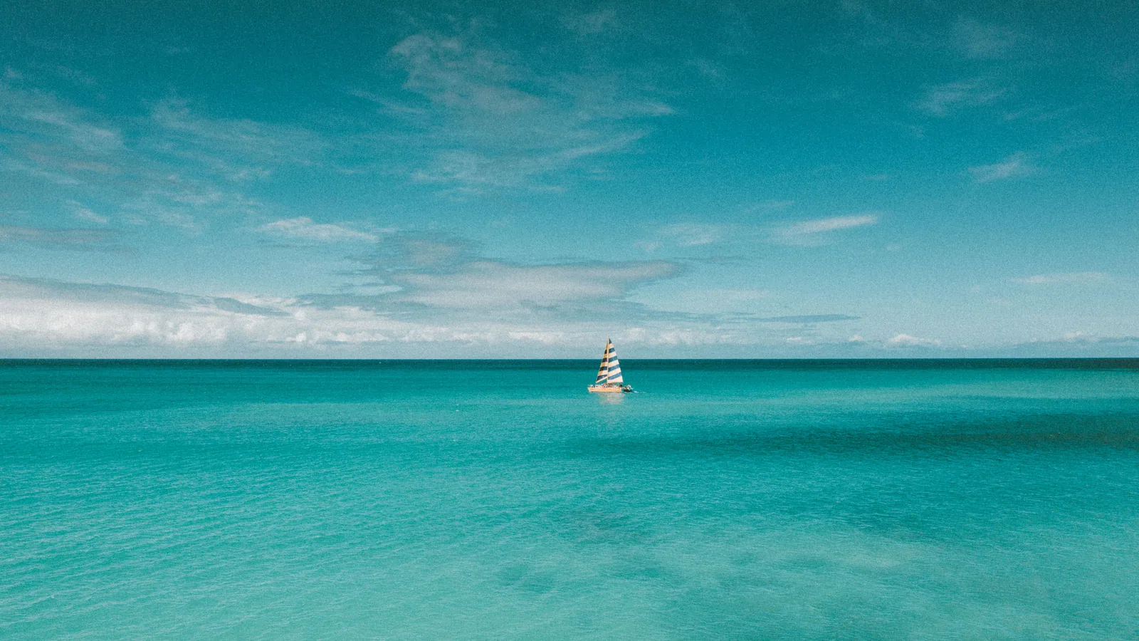 Voilier dans un lagon des Caraïbes pour illustrer une croisière aux San Blas